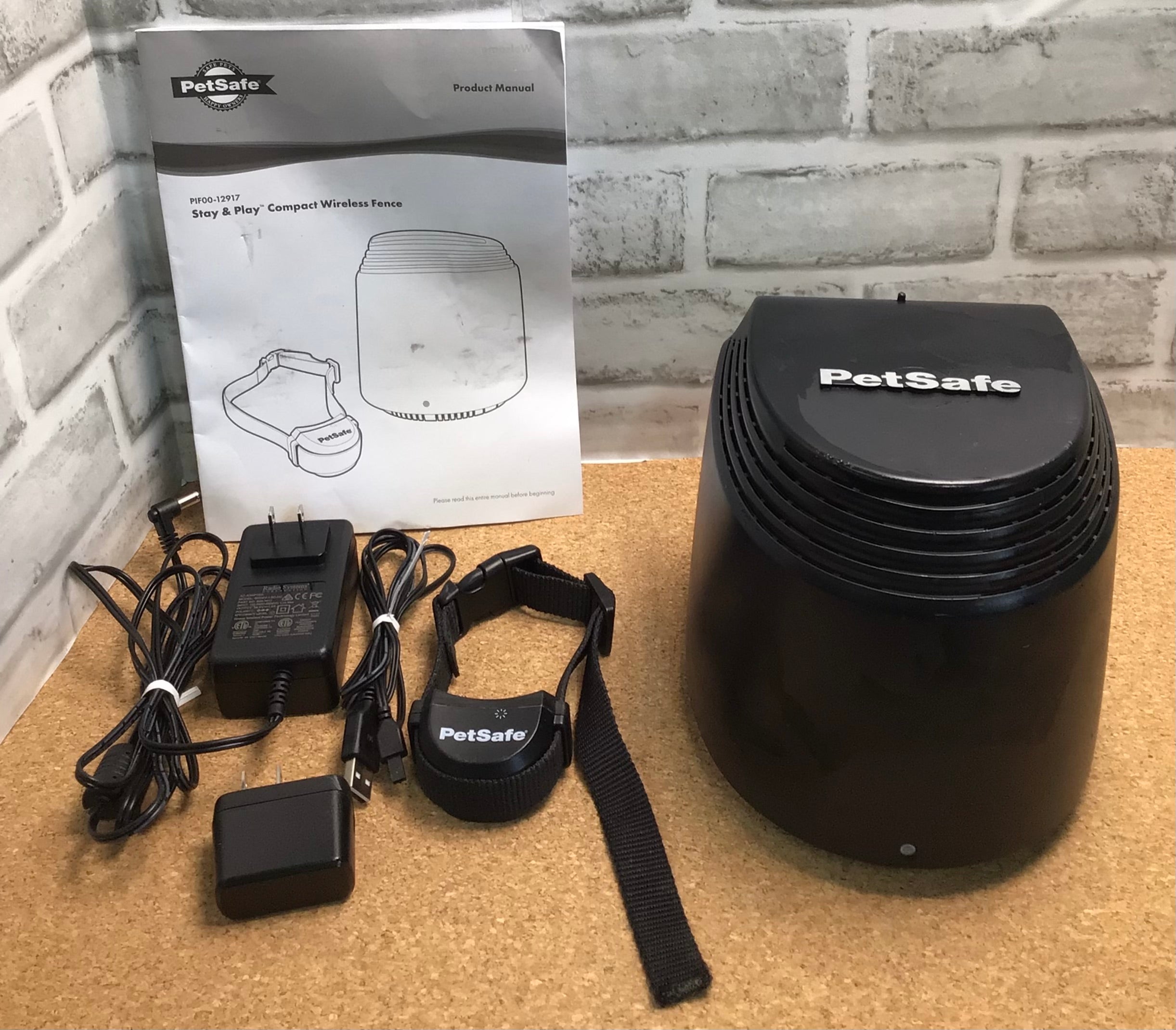 PetSafe Stay & Play Compact Wireless Pet Fence for Dogs & Cats, (7861774352622)